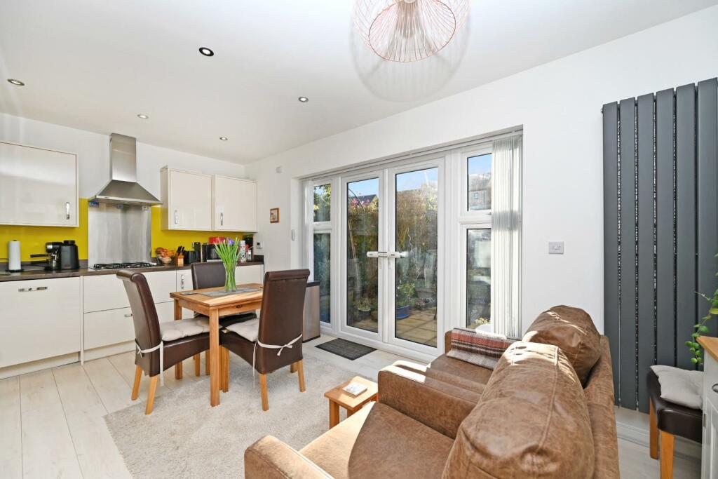 Primary image of Canal Close, Apperley Bridge