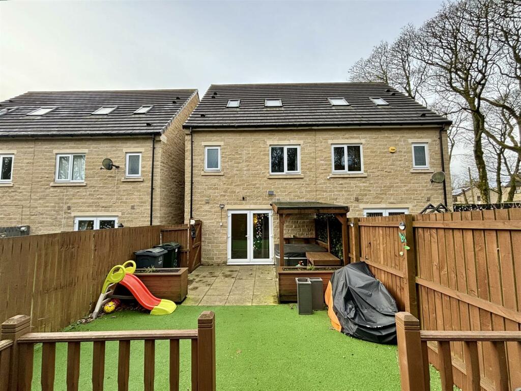 Additional image 19 of Harrowins Farm Drive, Queensbury, Bradford, BD