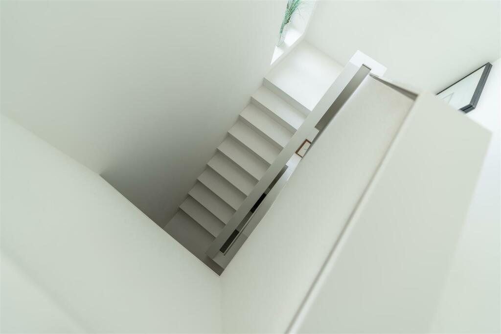 Additional image 13 of Whitecliff Road, Whitecliff