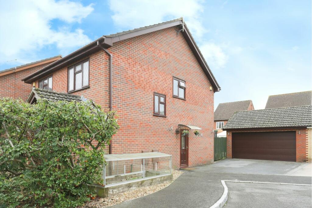 Additional image 19 of Wraxall Close, Poole, BH17