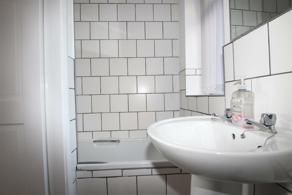 Additional image 7 of Town Gate, Wyke, Bradford