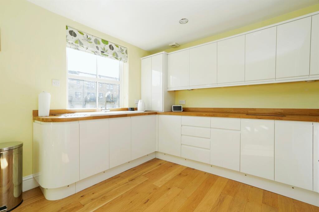 Additional image 7 of The Locks, Bingley