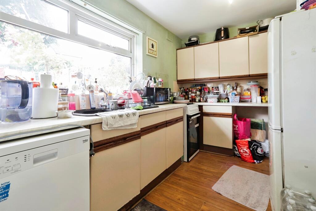 Additional image 4 of Lynfield Drive, BRADFORD