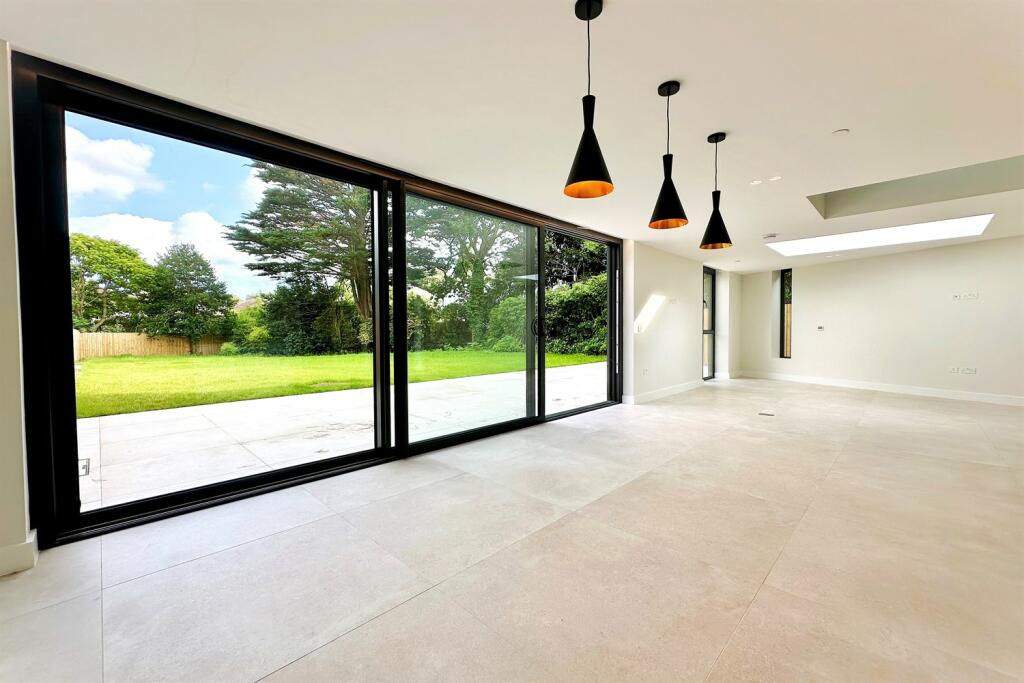 Additional image 3 of Lilliput