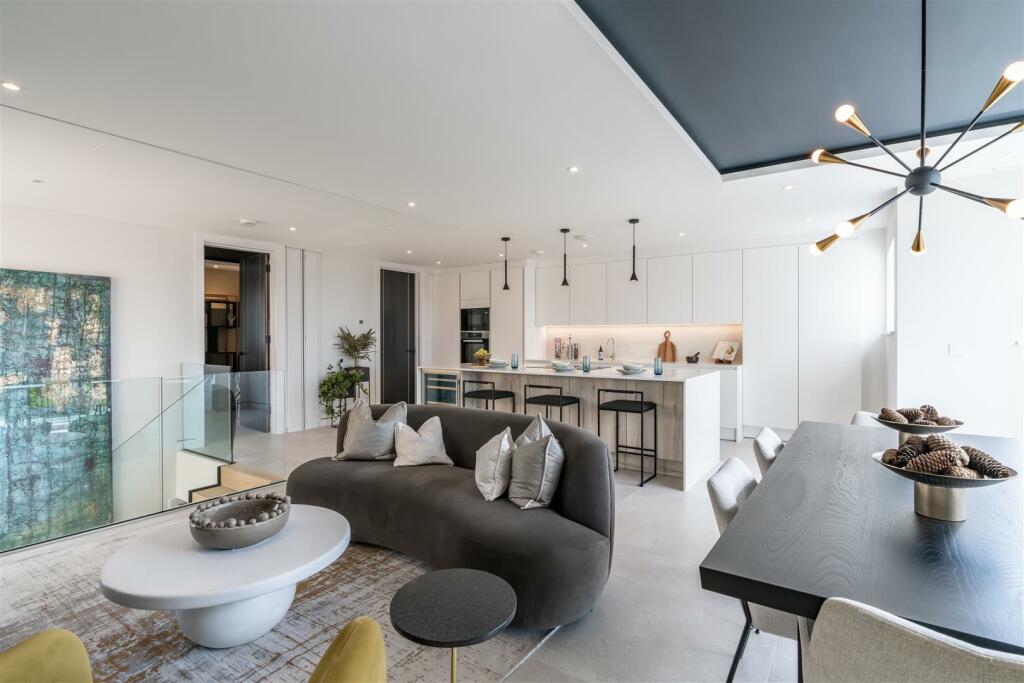 Additional image 2 of Dorset Lake Avenue, Lilliput