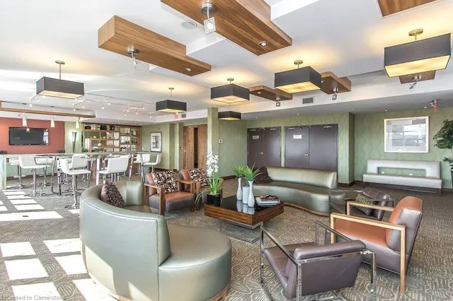 Additional image 31 of 112 Benton St Unit 210