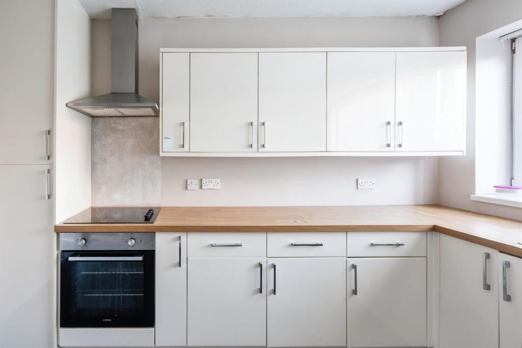 Additional image 15 of Fairway Close, Bradford