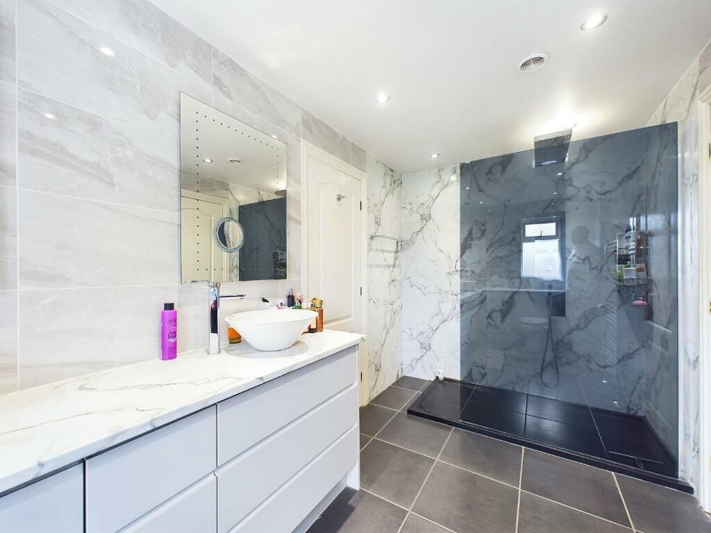 Additional image 26 of Kellymoor Walk, Idle