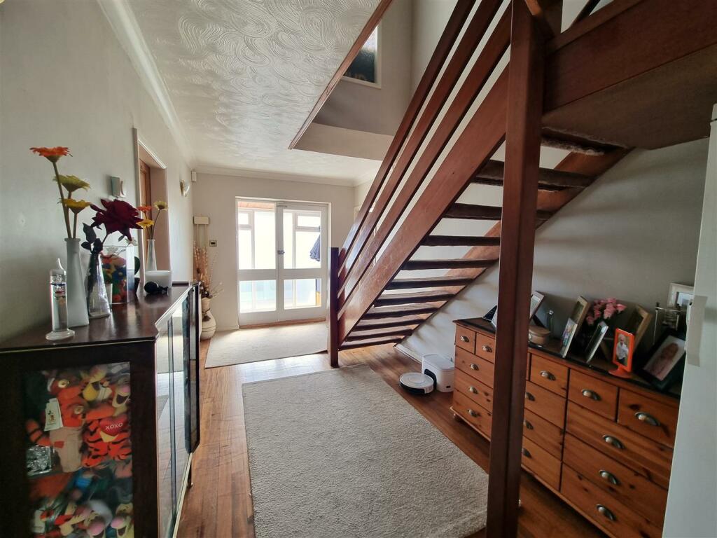 Additional image 31 of Runnymede Avenue, Poole