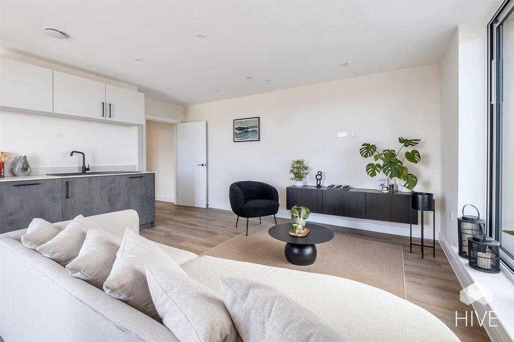 Additional image 8 of The Sloop, Commercial Road, Poole