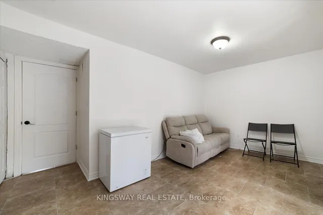 Additional image 24 of 109 Ashton Cres Unit 109