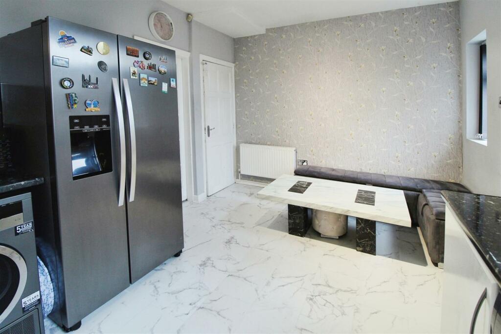 Additional image 4 of Carr Bottom Avenue, Bradford, BD5 9BE