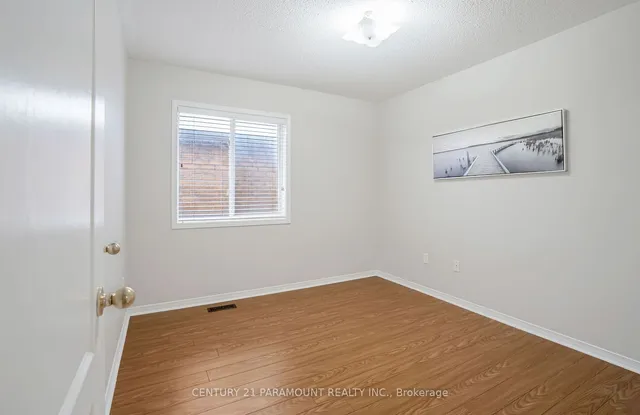 Additional image 31 of 43 Crystal Glen Cres
