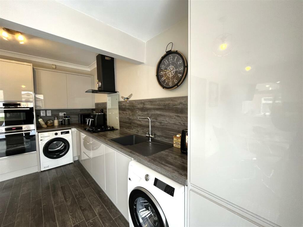 Additional image 7 of Willow Drive, Bradford