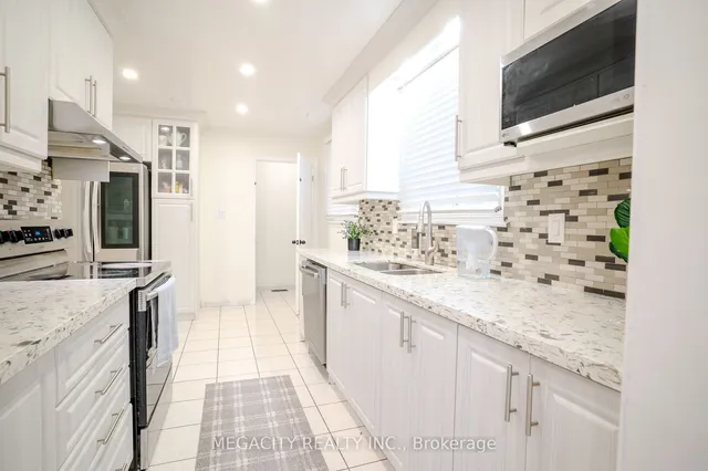 Additional image 39 of 7800 Priory Cres