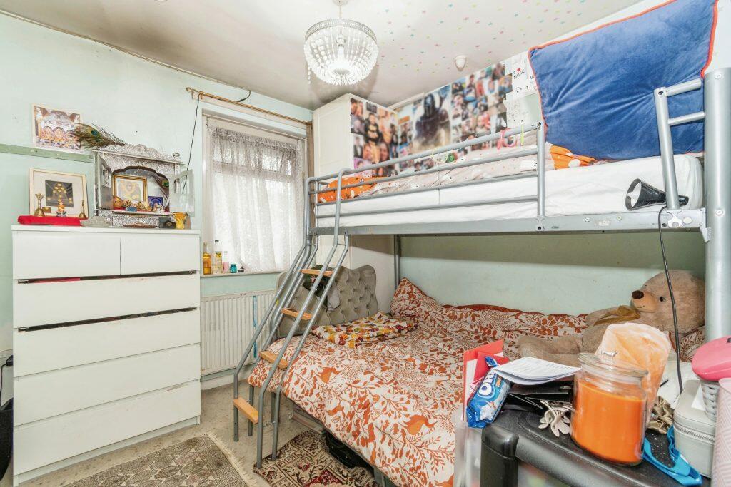 Additional image 7 of Scholemoor Ave, Bradford, BD7 2RX