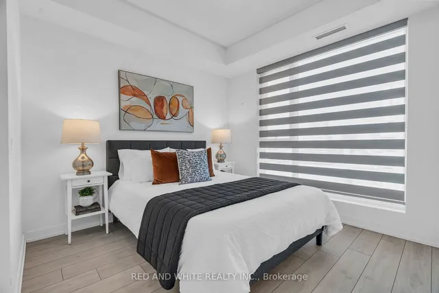 Additional image 22 of 55 KING St Unit 901