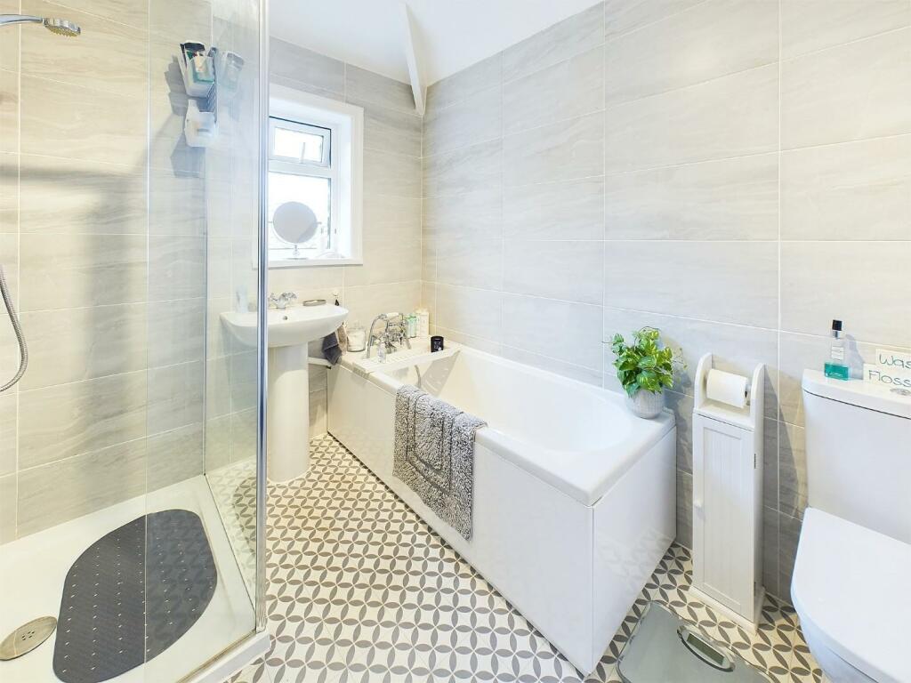 Additional image 17 of Healey Avenue, Bingley