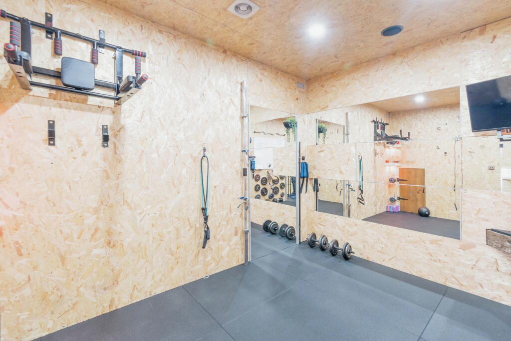 Additional image 18 of Brompton Drive, Bradford, BD10