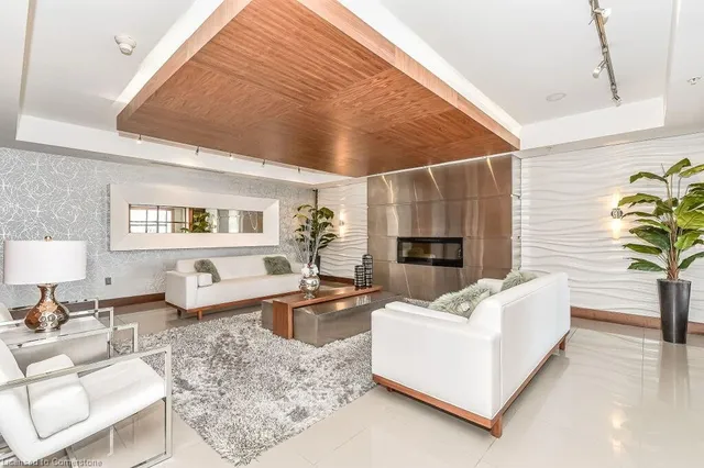 Additional image 3 of 112 Benton St Unit 210