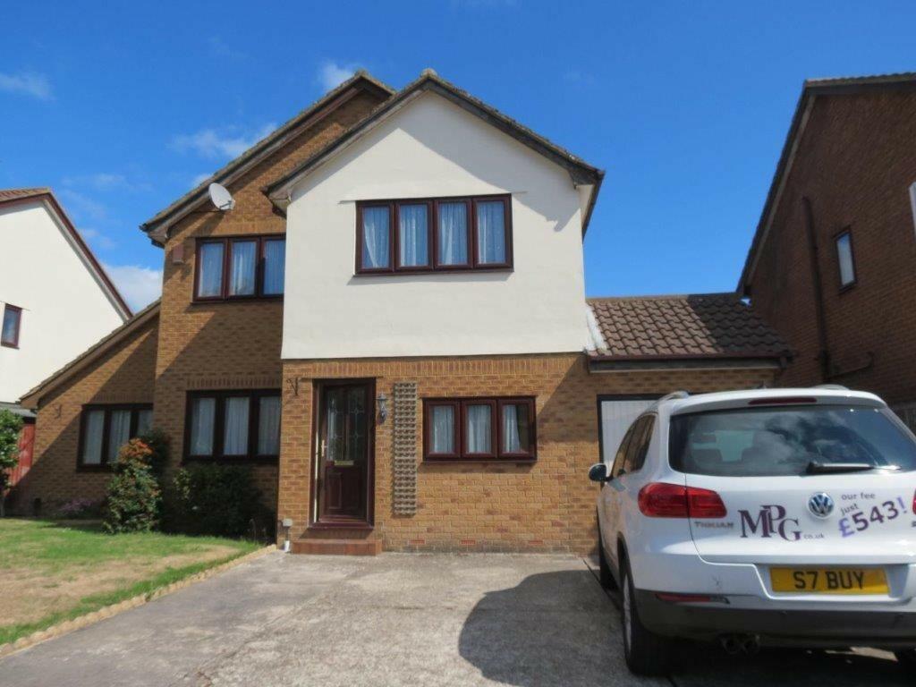 6 bedroom Detached House in Talbot Village