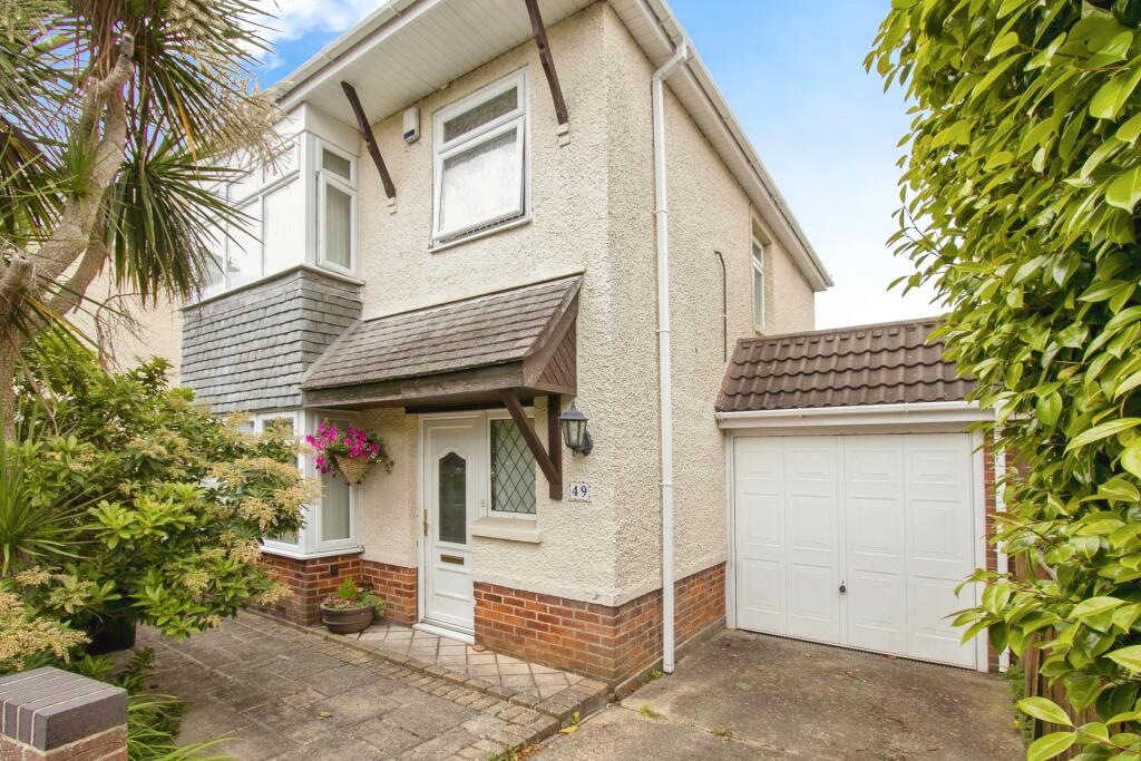 Heather Road, Bournemouth, BH10