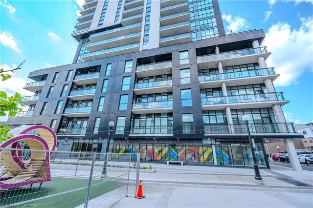 Additional image 28 of 60 Charles St Unit 2901