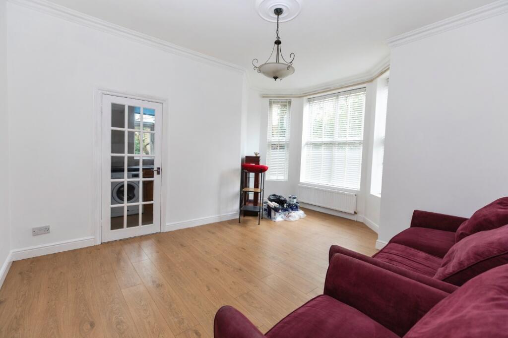 Additional image 15 of Large 2 Bedroom Flat in Town centre