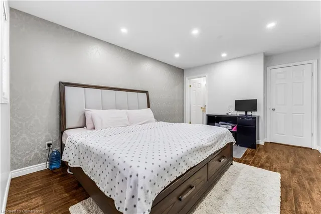 Additional image 16 of 369 Thomas Slee Dr