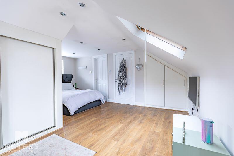 Additional image 12 of Pine Vale Crescent, Redhill, BH10