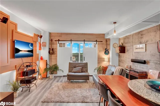 135 James Street South St Unit 612