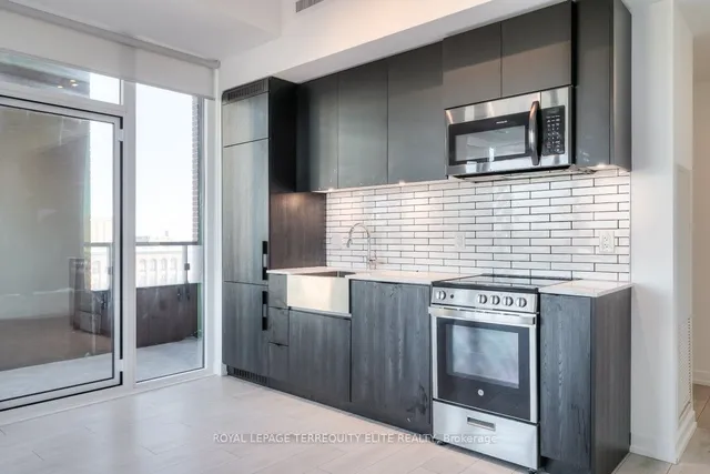 Additional image 13 of 270 Dufferin St Unit 923