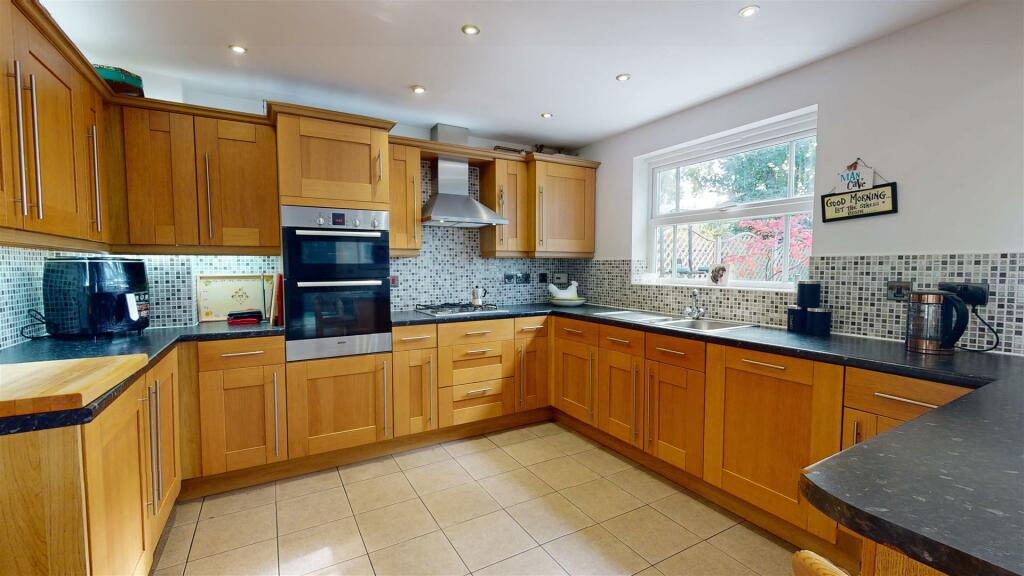 Additional image 5 of Swan Avenue, Bingley