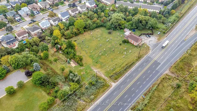 Additional image 35 of 3318 Dundas St