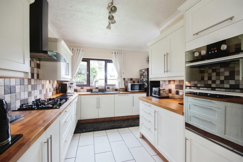 Additional image 17 of Pinewood Avenue, Bournemouth