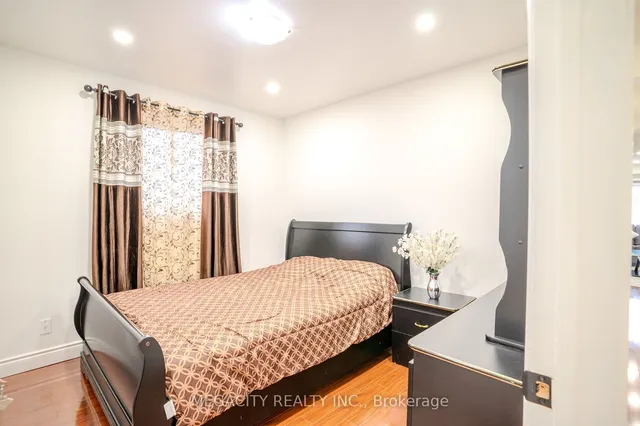 Additional image 24 of 7800 Priory Cres