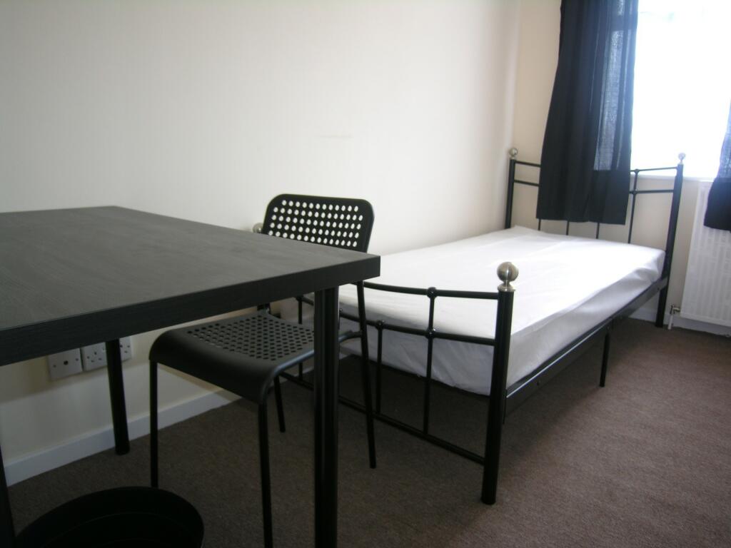 Additional image 6 of 3 bedroom First Floor Flat in Wallisdown