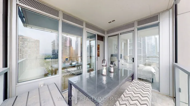 Additional image 32 of 1 Gloucester St Unit 1816