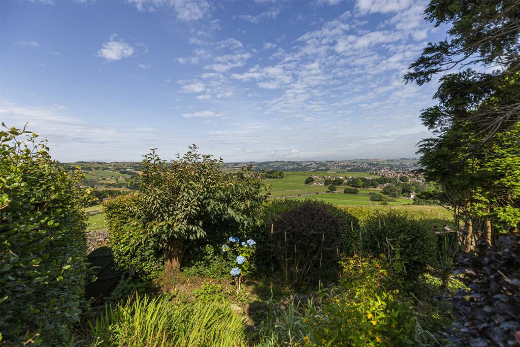 Additional image 31 of Back Lane, Queensbury