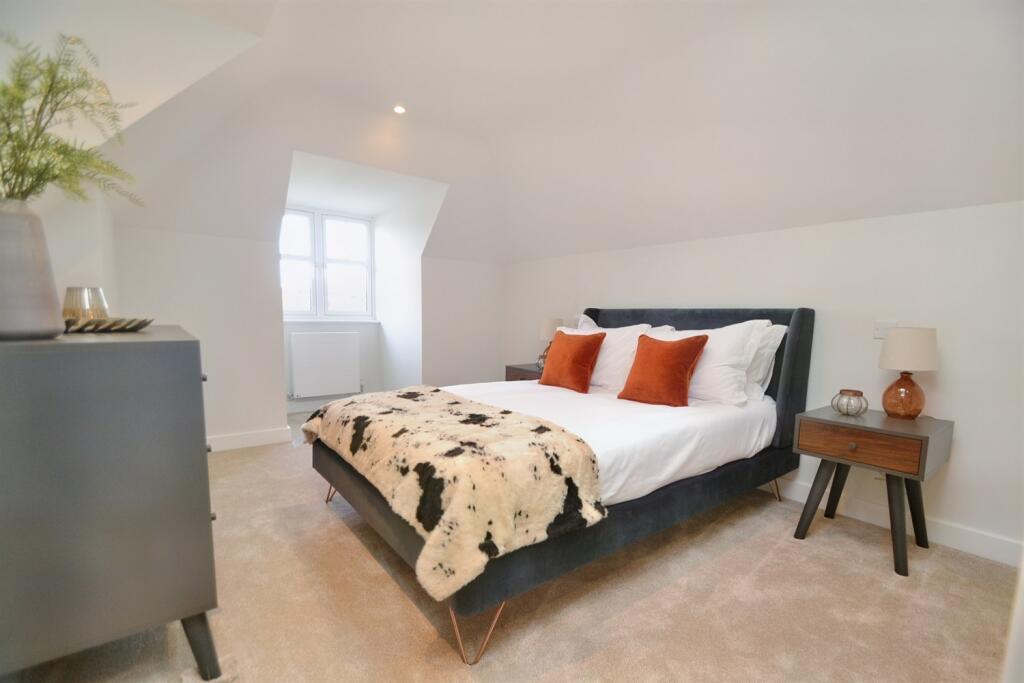 Additional image 15 of Ashley Cross