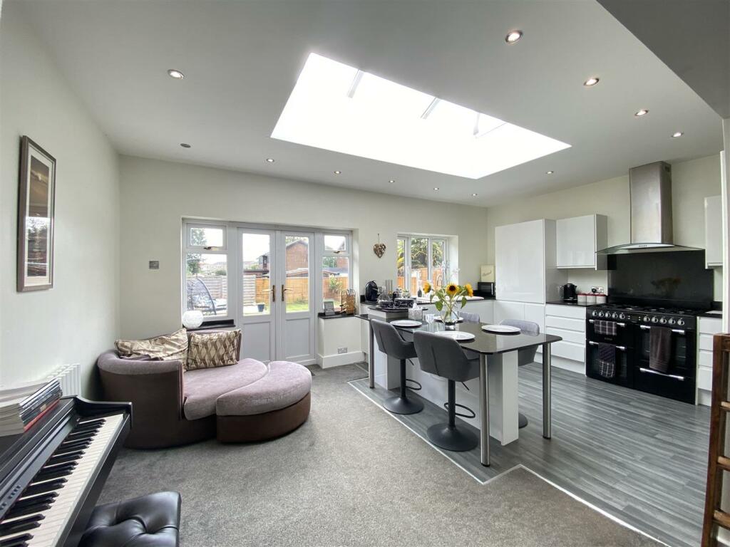 Additional image 17 of Hinchliffe Road, Poole