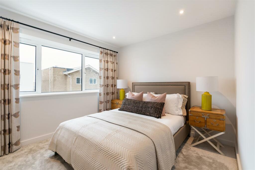 Additional image 23 of Sandbanks Road, Lilliput