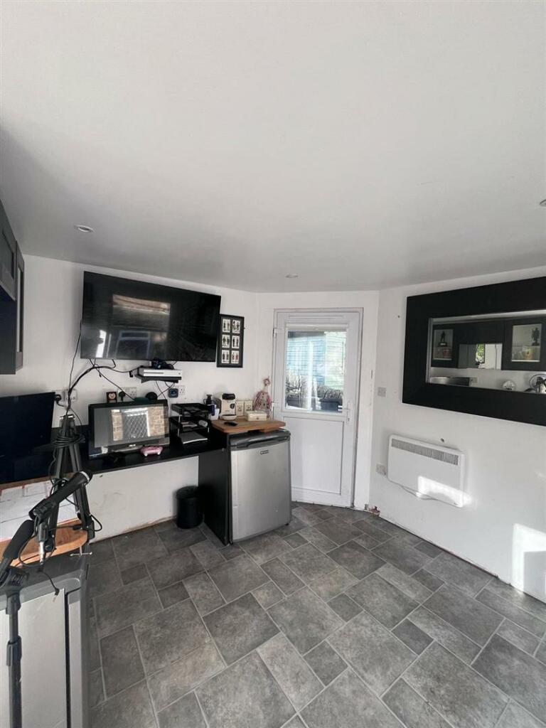 Additional image 26 of Lidget, Oakworth