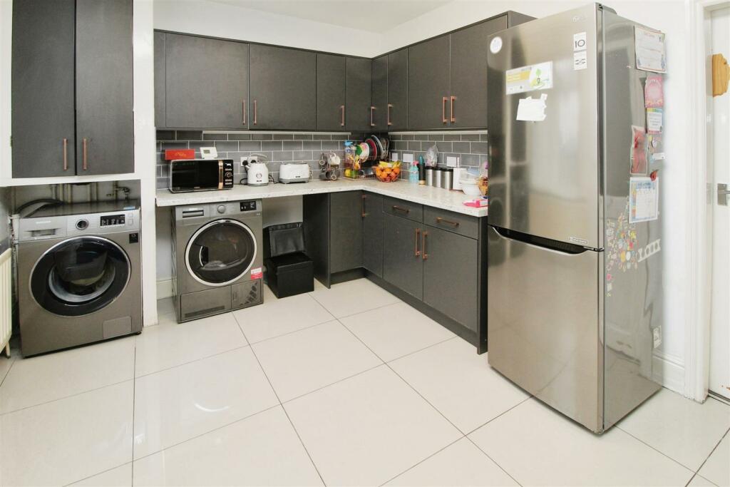 Additional image 16 of Carr Bottom Avenue, Bradford, BD5 9BD