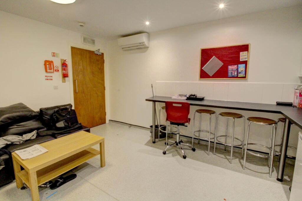 Additional image 5 of Longside Lane, Bradford, BD7