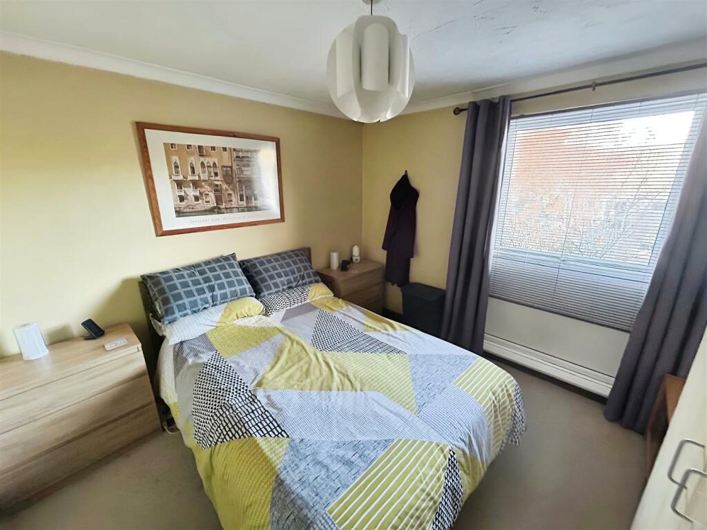 Additional image 7 of Frizley Gardens, Bradford