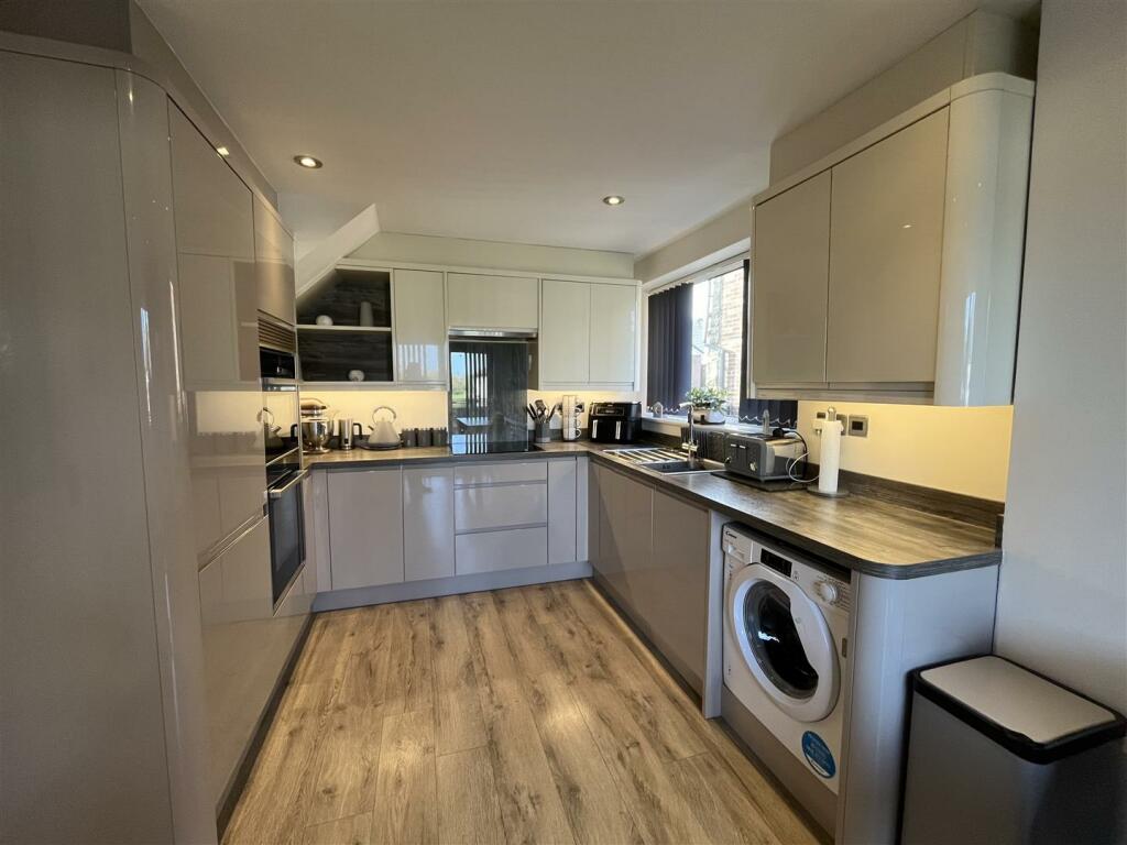 Additional image 10 of Langdale Avenue, Wyke, Bradford