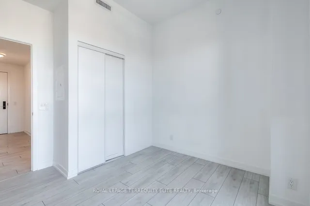 Additional image 20 of 270 Dufferin St Unit 923