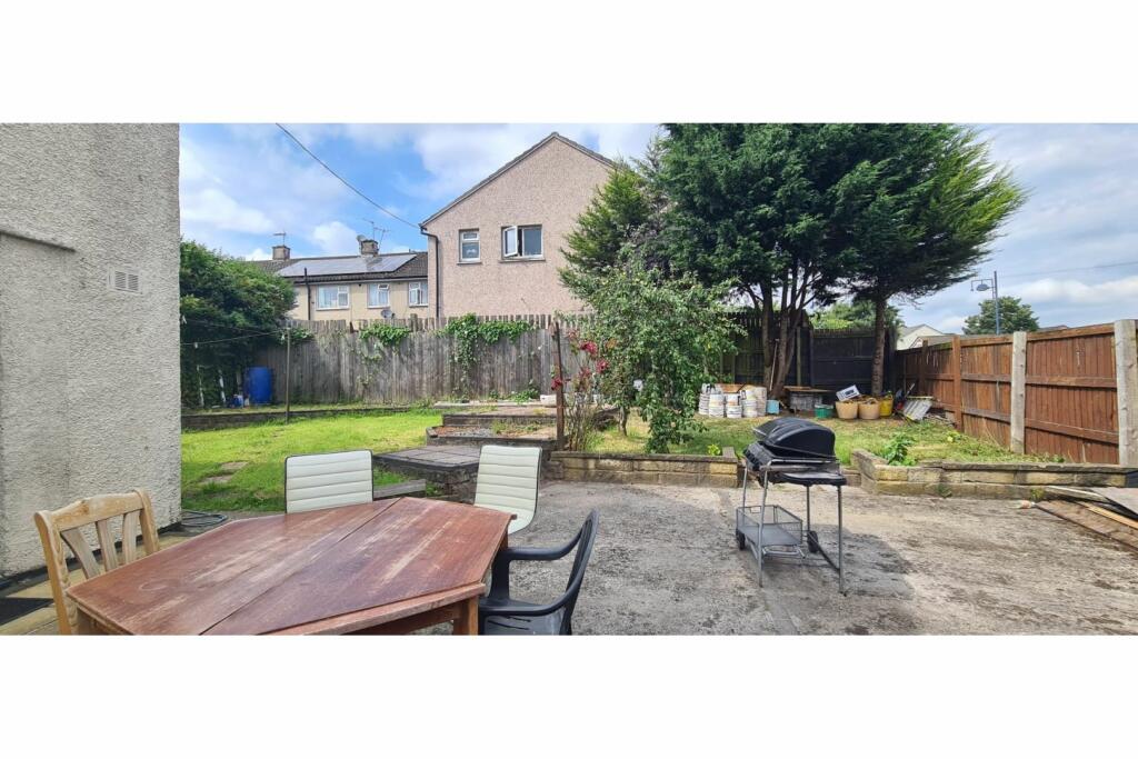 Additional image 19 of Dulverton Grove, Bradford, BD4