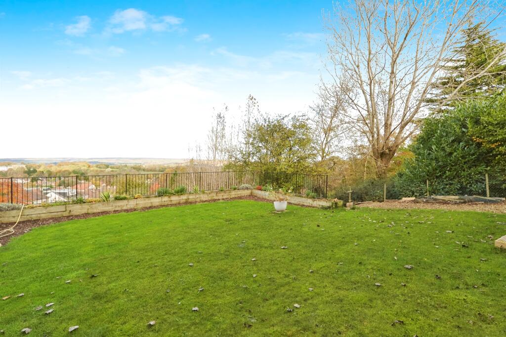 Additional image 17 of Duchy Avenue, Bradford